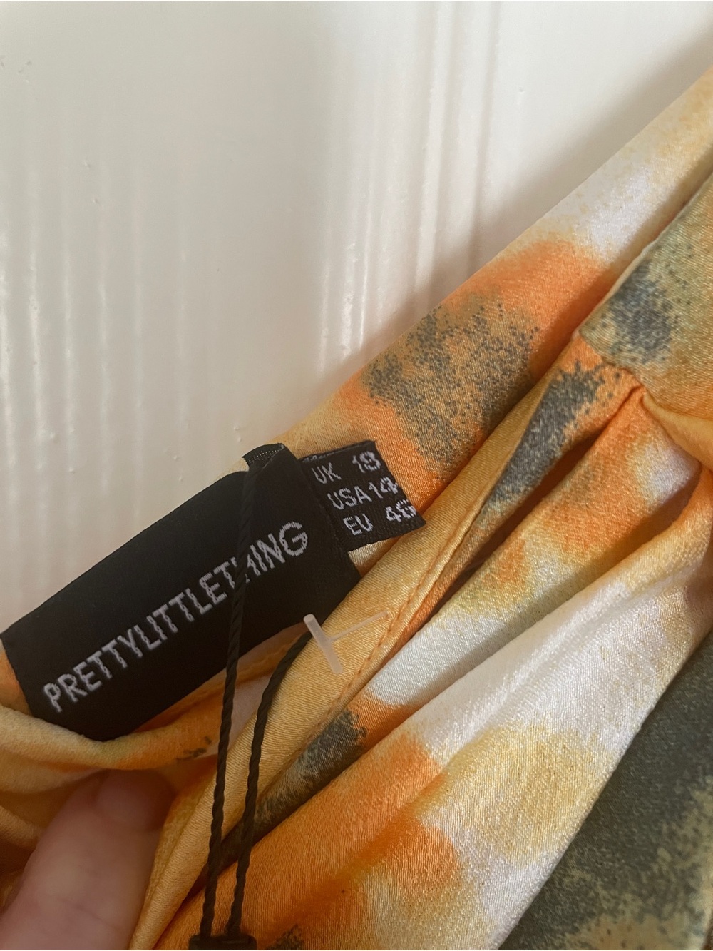 🧡 PrettyLittleThing Plus Size Orange Tie-Dye Ruched Side Midi Skirt 🧡 - Picture 5 of 8